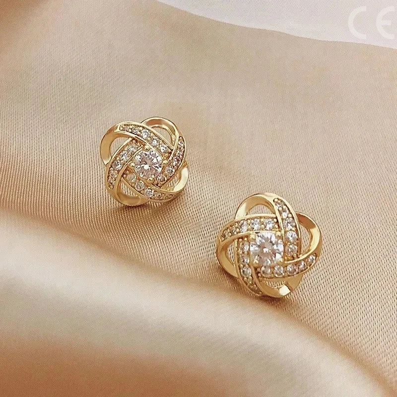 ✨ Bijora Crystal Stud Earrings – Timeless Sparkle, Modern Grace
