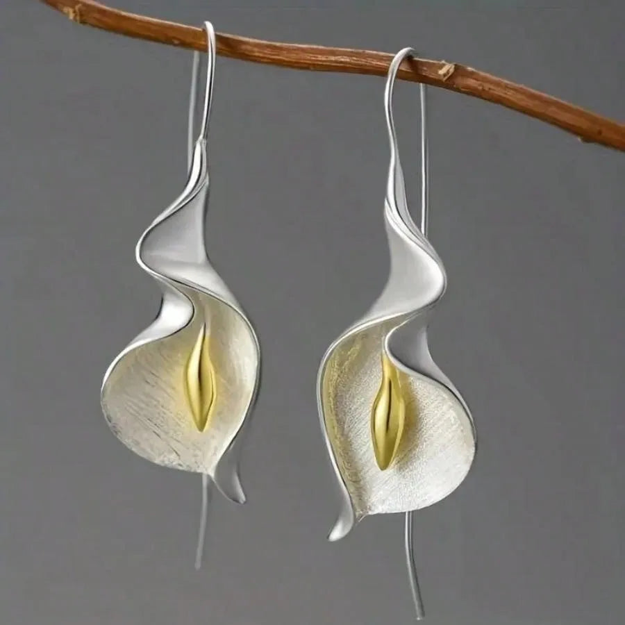 🌷 TulipLux Drop Earrings – Grace • Style • Nature