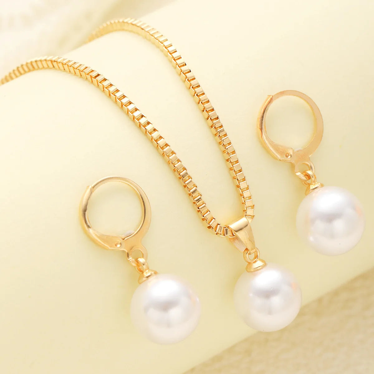 🌸 Fashion Pearl Jewelry Set – Grace in Every Detail