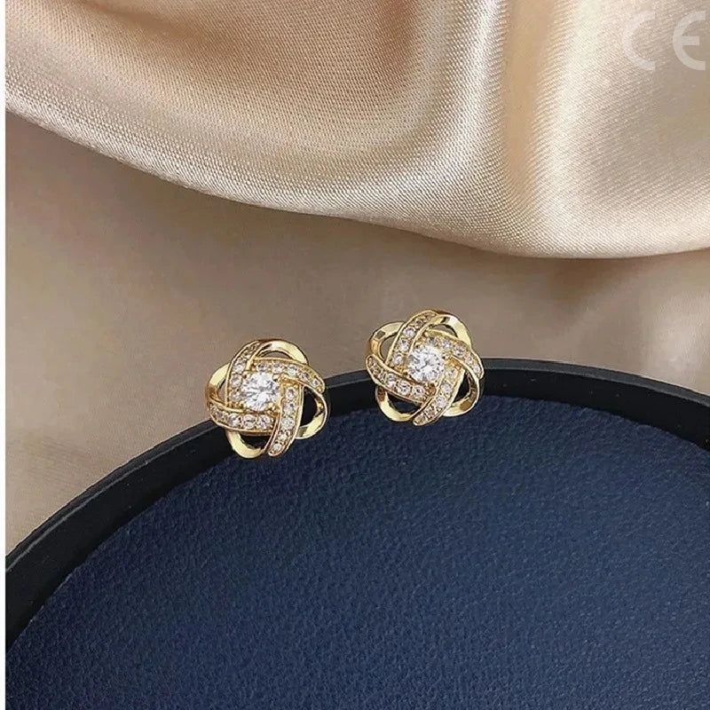 ✨ Bijora Crystal Stud Earrings – Timeless Sparkle, Modern Grace