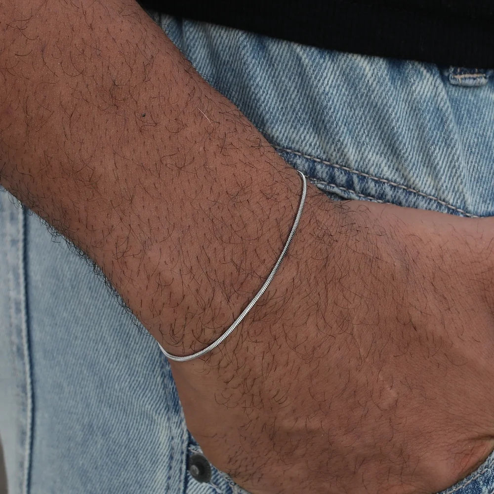 💫 FOMALHAUT – Strength • Balance • Sophistication